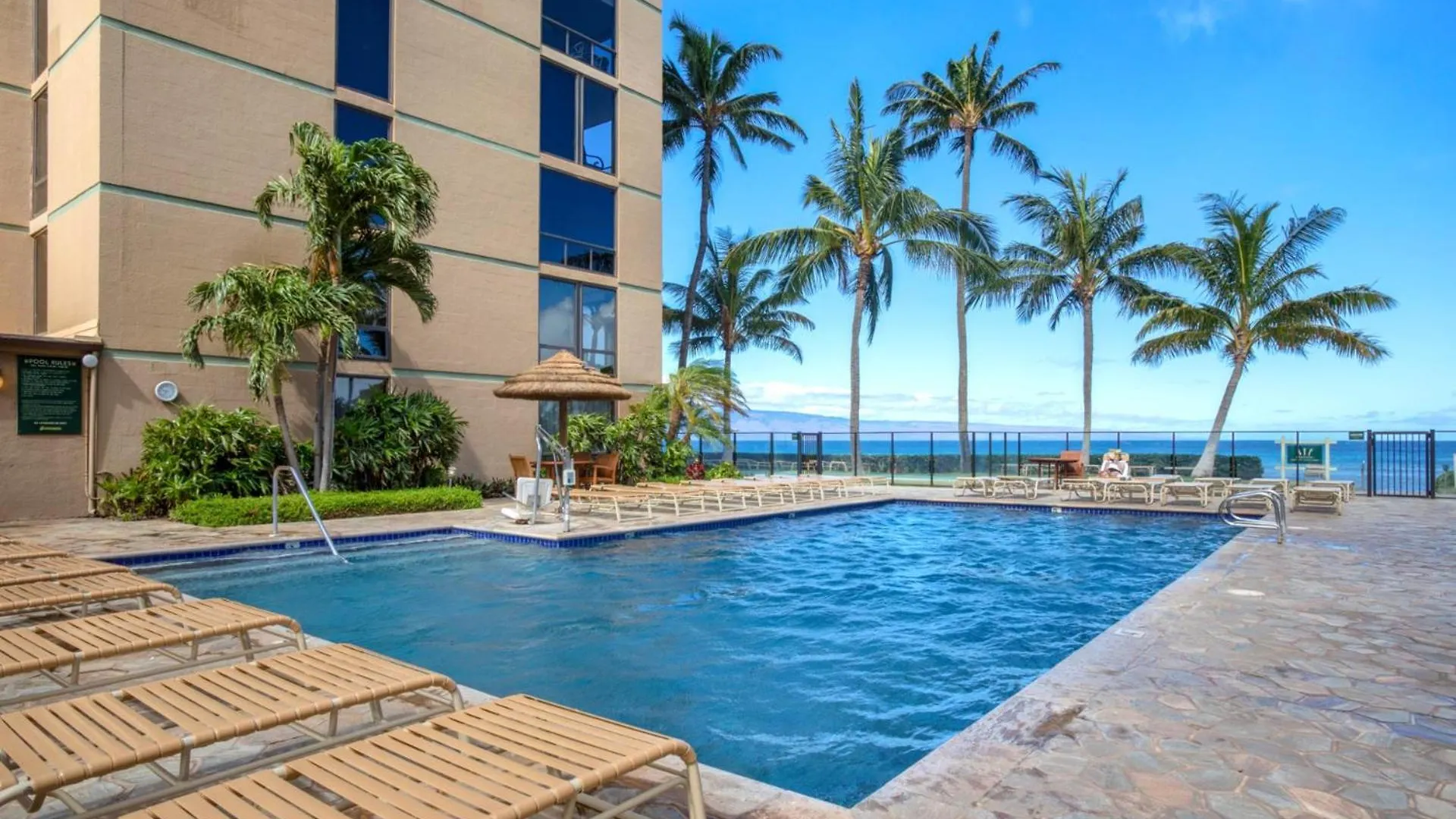 Kbm Resorts Free Car Mahana Oceanfront 2-Bedroom Penthouse With Whale Watching Mah-1219 아파트